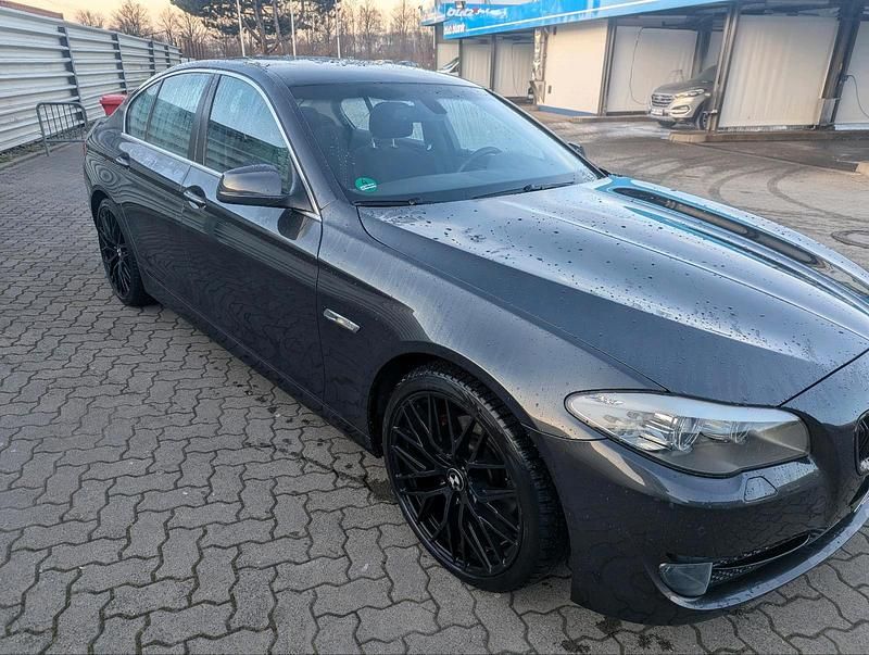 Gebraucht BMW 523 M Sport 204 PS (150 kW) 2010 Grau Limousine