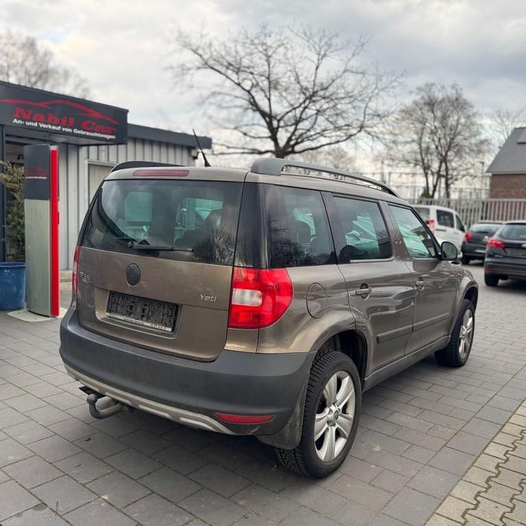 Gebraucht Skoda Yeti Elegance 140 PS (102 kW) 2013 Braun SUV
