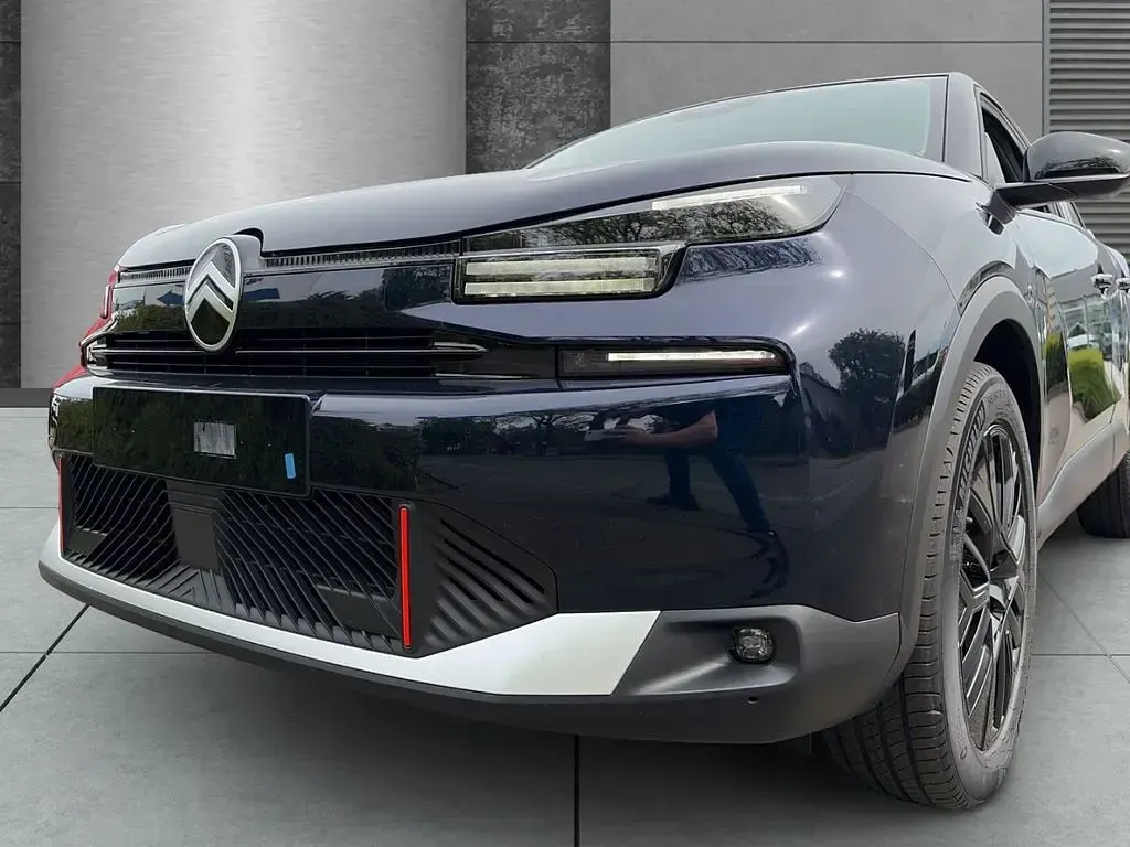Neu Citroën C4 145 PS (106 kW) 2025 Blau SUV