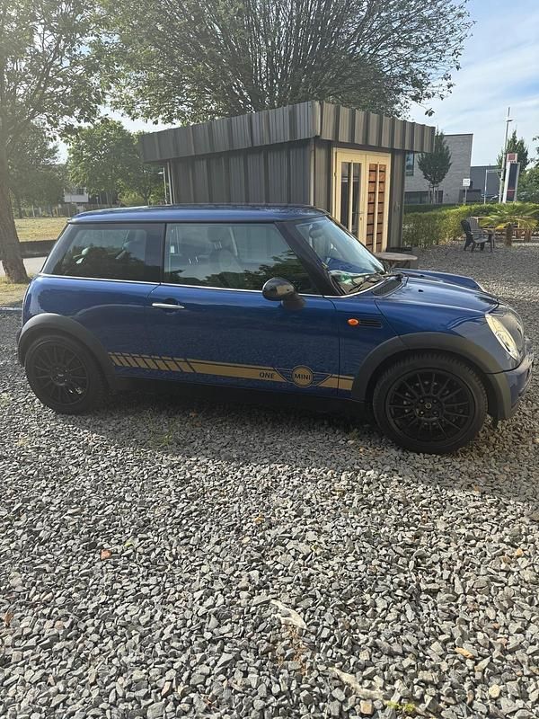 Gebraucht Mini ONE 90 PS (66 kW) 2001 Blau Kleinwagen