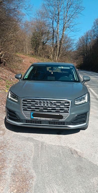 Gebraucht Audi Q2 Sport 116 PS (85 kW) 2018 Grau SUV