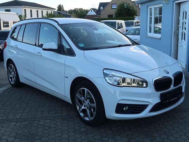 Alpinweiss iii Gebraucht 2016 BMW 218 Sport Line Kombi | 8.500 € (Fairer Preis) - Bild 1/4