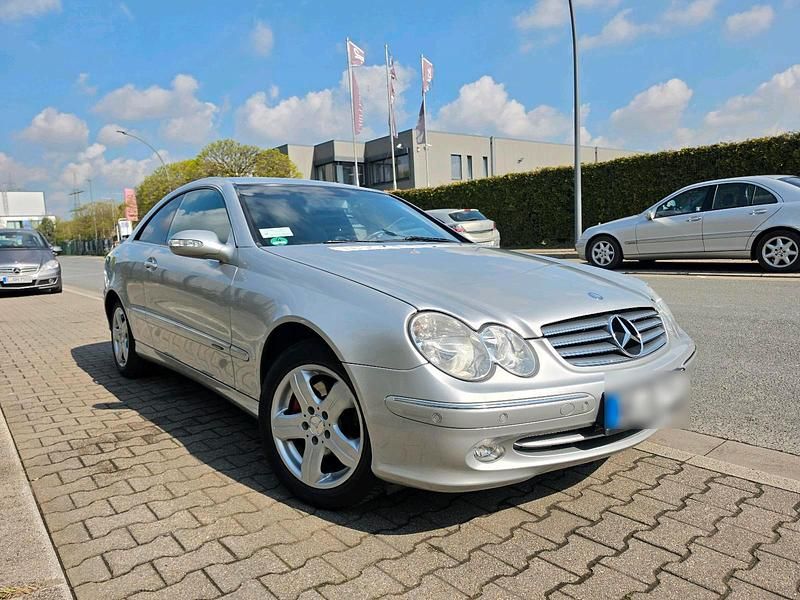 Gebraucht Mercedes CLK240 170 PS (125 kW) 2003 Silber Coupé