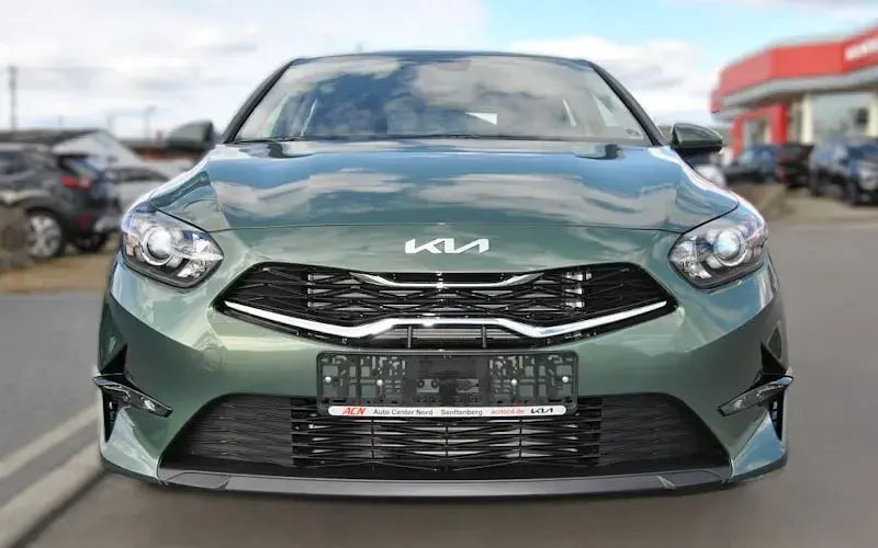 Gebraucht Kia Ceed Vision 101 PS (74 kW) 2025 Grün Kleinwagen
