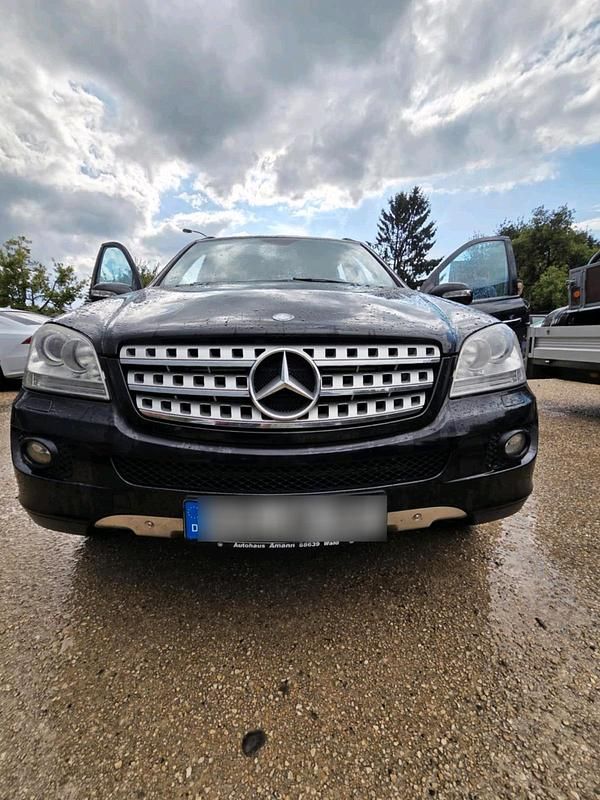 Schwarz Gebraucht 2007 Mercedes ML320 SUV | 4.900 € (Superpreis) - Bild 1/4