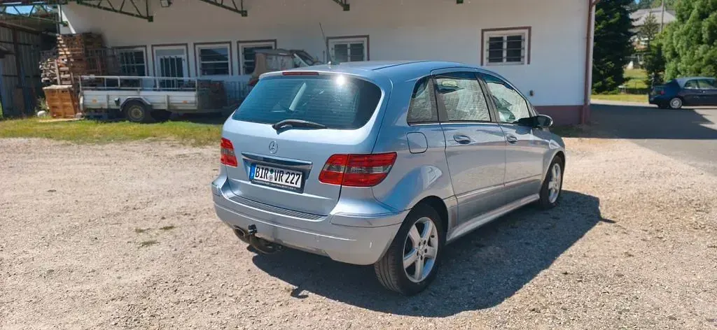 Gebraucht Mercedes B200 140 PS (102 kW) 2005 Silber Van / Kleinbus