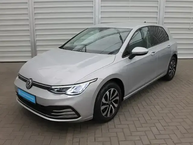 Gebraucht VW Golf VIII Active 131 PS (96 kW) 2022 Silber Limousine