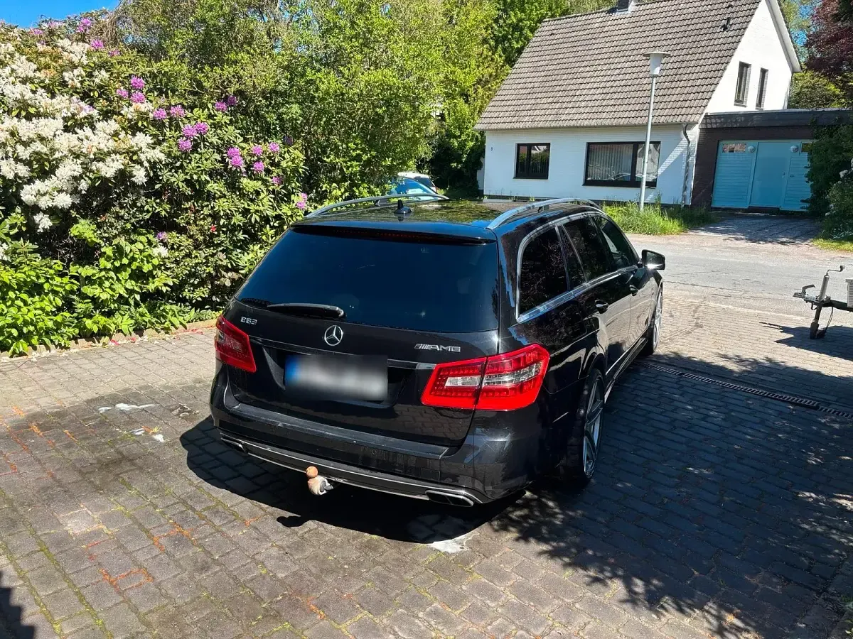 Gebraucht Mercedes E350 AMG line 265 PS (194 kW) 2011 Schwarz Kombi