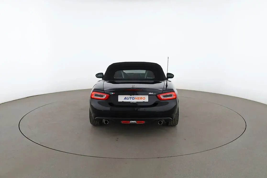 Gebraucht Fiat 124 Spider Lusso 140 PS (102 kW) 2019 Schwarz Cabrio