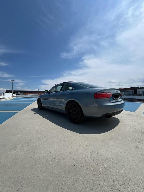 Gebraucht Audi A5 Comfort 179 PS (131 kW) 2009 Andere farben Coupé