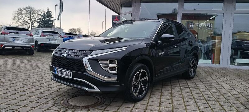 Pantherschwarz Gebraucht 2022 Mitsubishi Eclipse Cross Intro Edition SUV | 24.990 € (Etwas zu teuer) - Bild 1/4