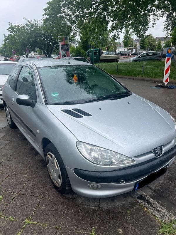 Silber Gebraucht 2004 Peugeot 206 Kleinwagen | 750 € (Fairer Preis) - Bild 1/3
