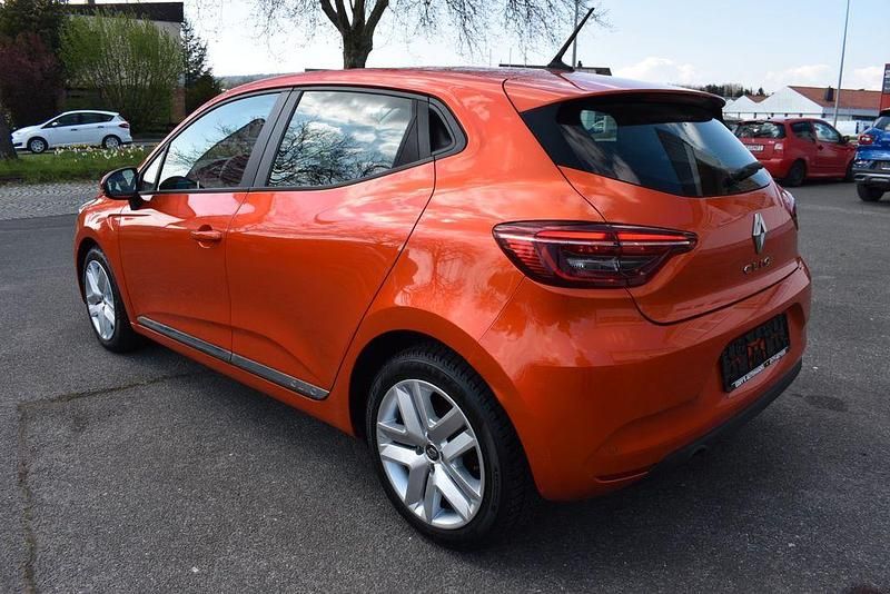 Gebraucht Renault Clio V Zen 91 PS (66 kW) 2021 Orange Kleinwagen