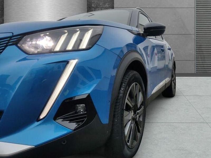 Gebraucht Peugeot e-2008 GT 114 kW (156 PS) 2021 Blau/typ aussenverkleidung met SUV