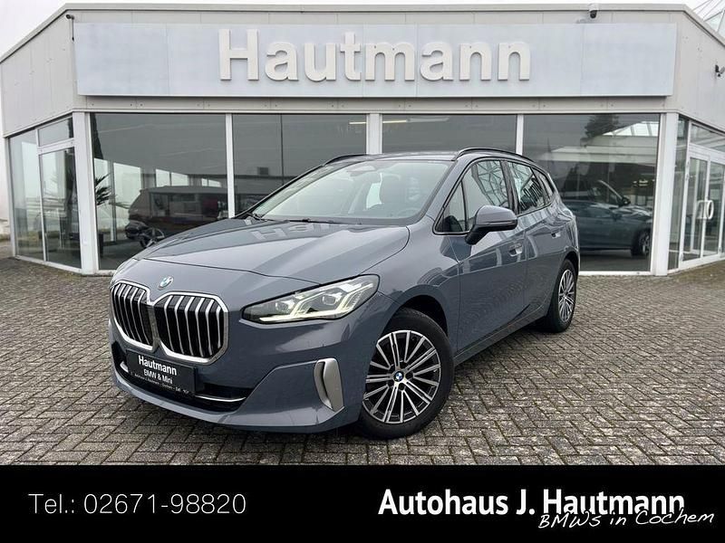 Grau Gebraucht 2024 BMW 218 Active Tourer Luxury Line Van / Kleinbus | 28.950 € (Guter Preis) - Bild 1/4