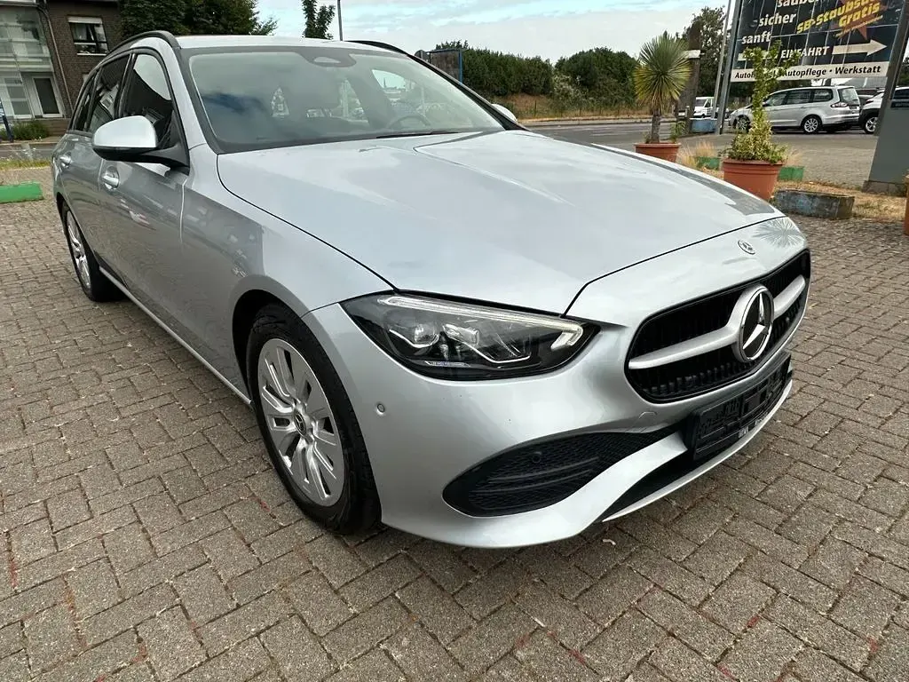 Gebraucht Mercedes C200 163 PS (119 kW) 2023 Silber Kombi