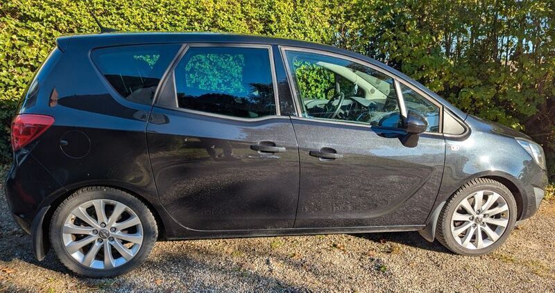 Gebraucht Opel Meriva Innovation 140 PS (102 kW) 2013 Schwarz Van / Kleinbus