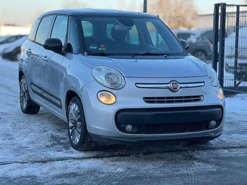 Silber Gebraucht 2014 Fiat 500L Living Van / Kleinbus | 3.900 € (Superpreis) - Bild 1/4