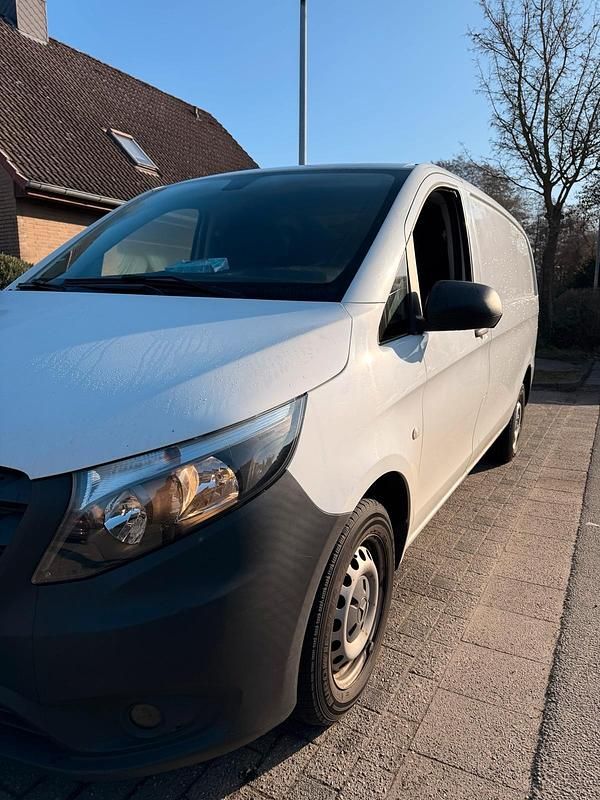 Gebraucht Mercedes Vito 114 PS (83 kW) 2017 Weiß Van