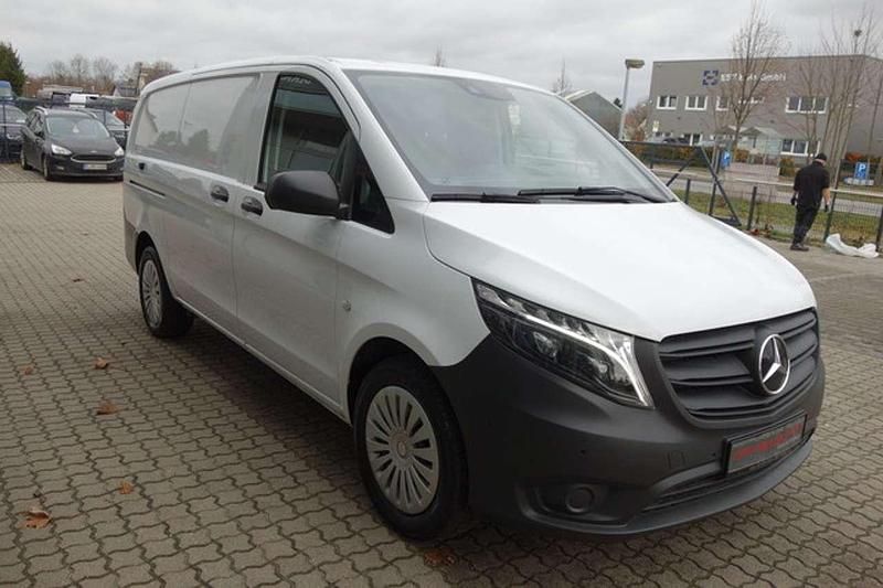 Gebraucht Mercedes Vito 190 PS (139 kW) 2023 Weiß Van