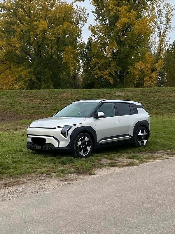 Silber Gebraucht 2025 Kia EV3 SUV | 34.200 € (Superpreis) - Bild 1/4