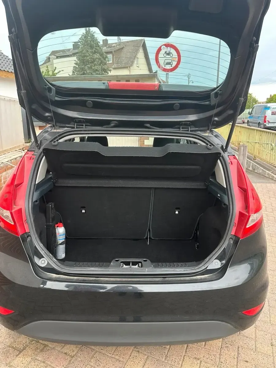 Gebraucht Ford Fiesta 82 PS (60 kW) 2013 Schwarz Kleinwagen