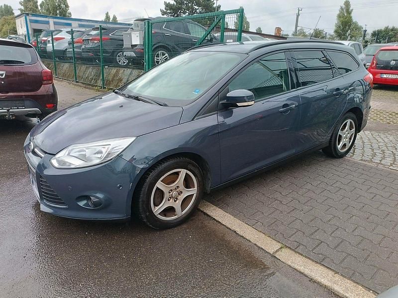 Gebraucht Ford Focus Trend 150 PS (110 kW) 2011 Grau Kombi