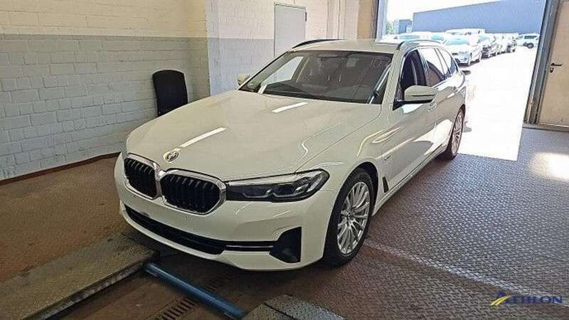 Weiß Gebraucht 2022 BMW 530e Sport Line Kombi | 29.980 € (Superpreis) - Bild 1/4