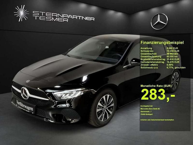 Schwarz Gebraucht 2023 Mercedes A180 Limousine | 25.700 € (Guter Preis) - Bild 1/3