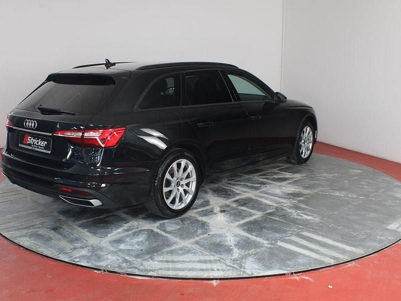 Gebraucht Audi A4 150 PS (110 kW) 2022 Schwarz Kombi