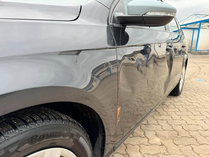 Gebraucht VW Passat 140 PS (102 kW) 2011 Schwarz Kombi