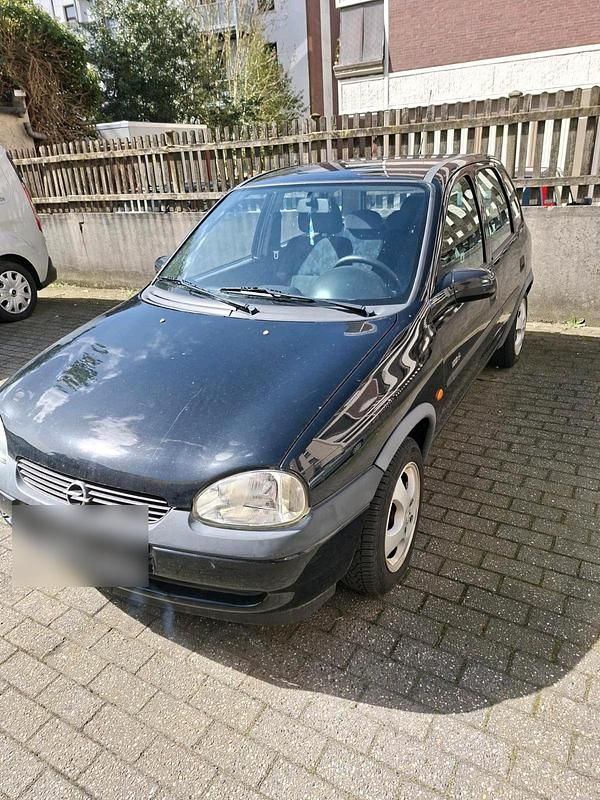 Second-hand Opel Corsa Eco 65 CP (47 kW) 2000 Negru Hatchback