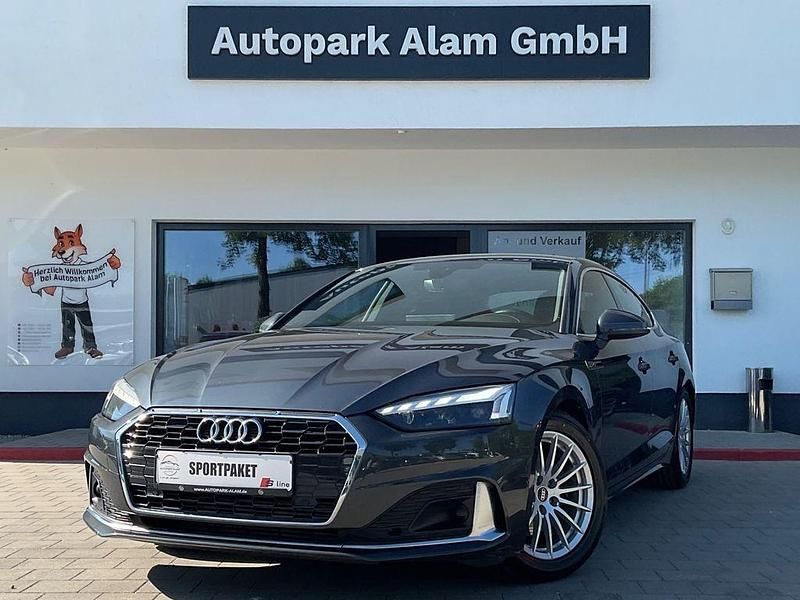 Grau Gebraucht 2022 Audi A5 Sportback S-Line Kleinwagen | 28.799 € (Fairer Preis) - Bild 1/4
