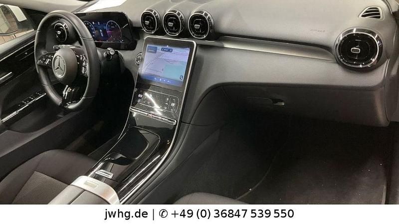 Gebraucht Mercedes C200 200 PS (147 kW) 2023 Weiß Limousine