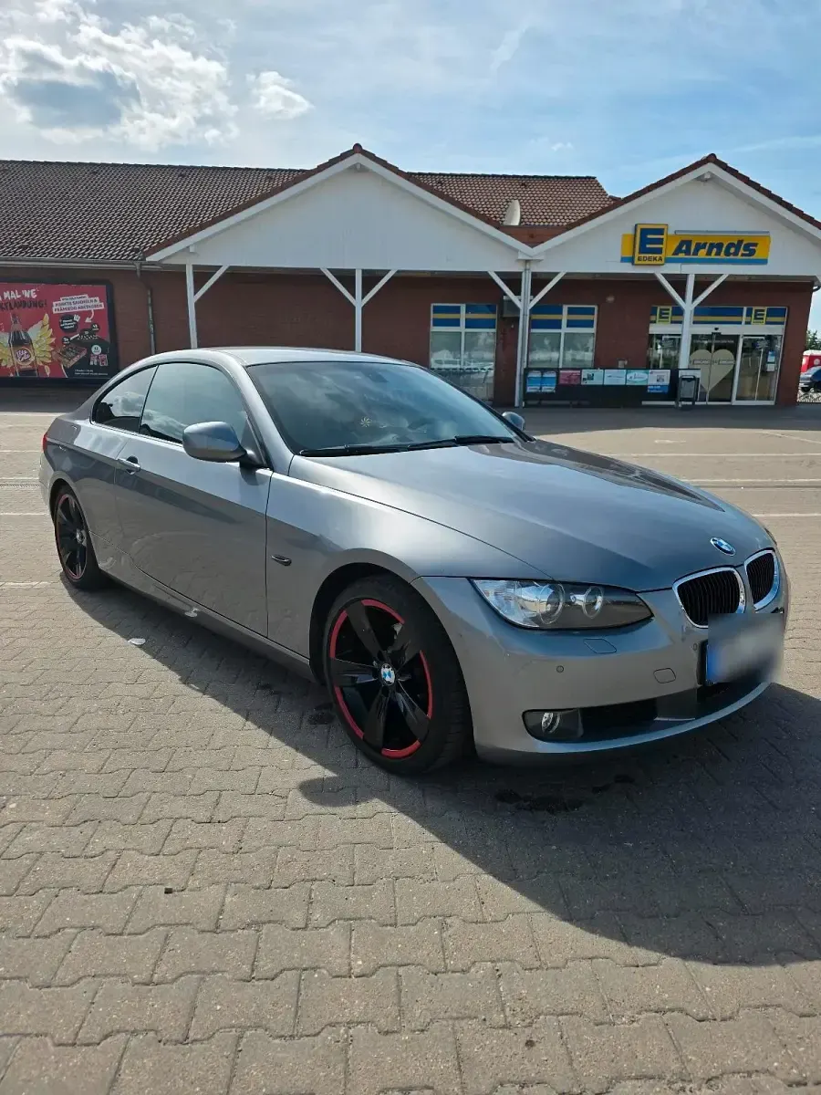 Gebraucht BMW 320 170 PS (125 kW) 2010 Grau Coupé