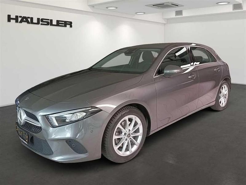 Grau Gebraucht 2020 Mercedes A200 Progressive Limousine | 24.890 € (Fairer Preis) - Bild 1/4
