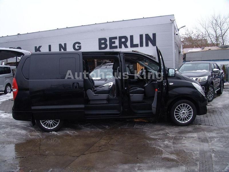 Gebraucht Hyundai H-1 Premium 170 PS (125 kW) 2017 Schwarz Van / Kleinbus