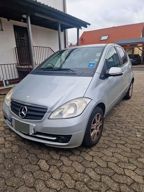 Grau Gebraucht 2009 Mercedes A150 Elegance Van / Kleinbus | 4.750 € (Fairer Preis) - Bild 1/4