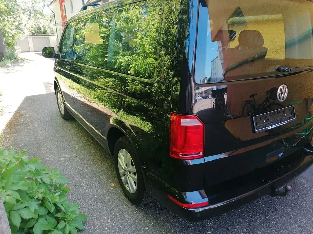 Gebraucht VW Multivan 102 PS (75 kW) 2015 Schwarz Van / Kleinbus