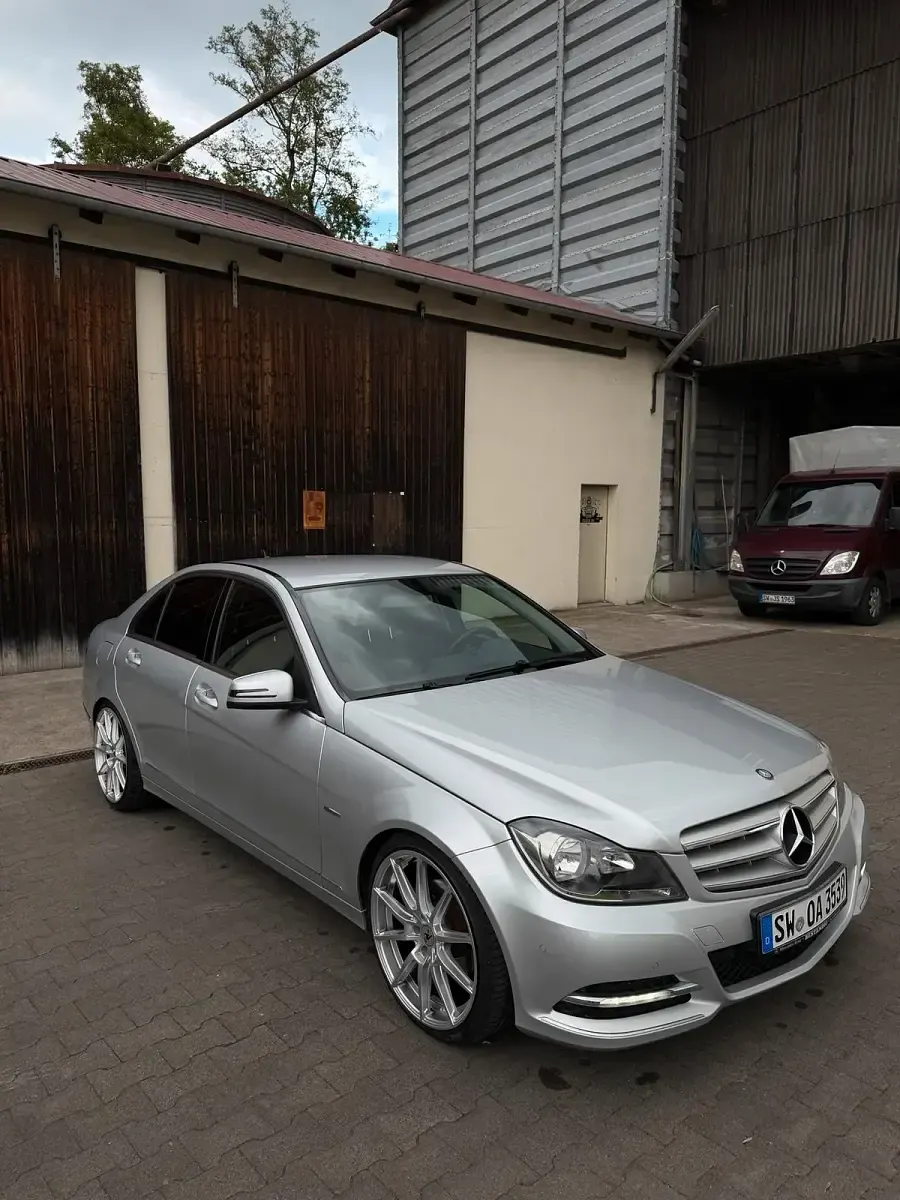 Gebraucht Mercedes C220 Avantgarde 170 PS (125 kW) 2012 Silber Limousine