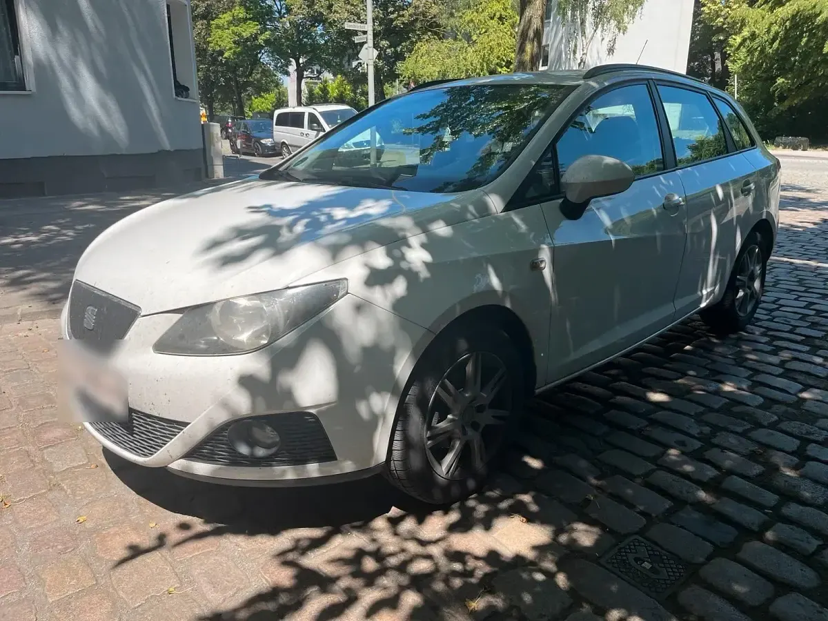 Gebraucht Seat Ibiza 75 PS (55 kW) 2011 Weiß Kleinwagen