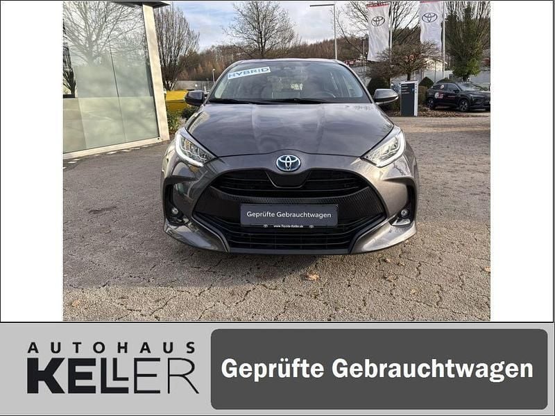 Gebraucht Toyota Yaris Hybrid Team 116 PS (85 kW) 2023 Grau Limousine