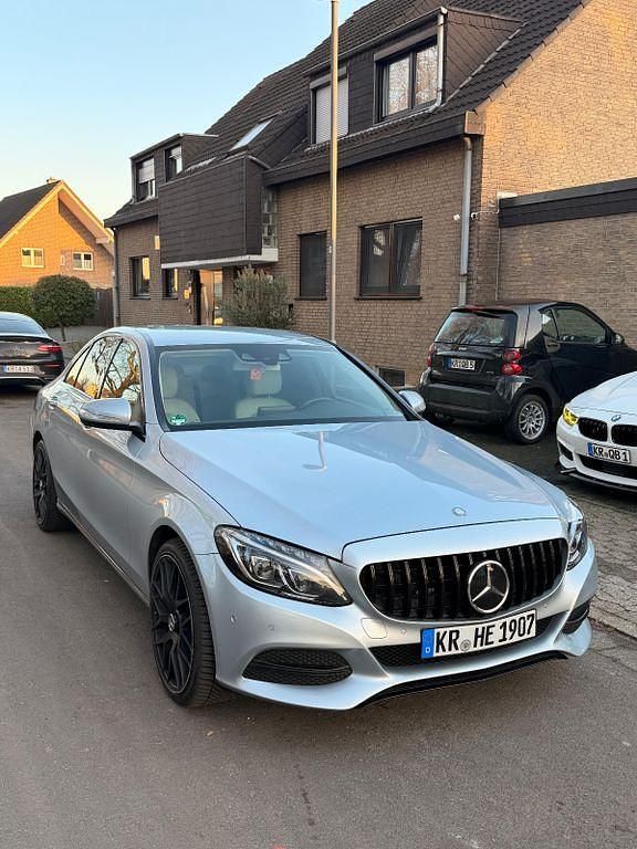 Silber Gebraucht 2014 Mercedes C200 Avantgarde Limousine | 22.999 € (Teuer) - Bild 1/4