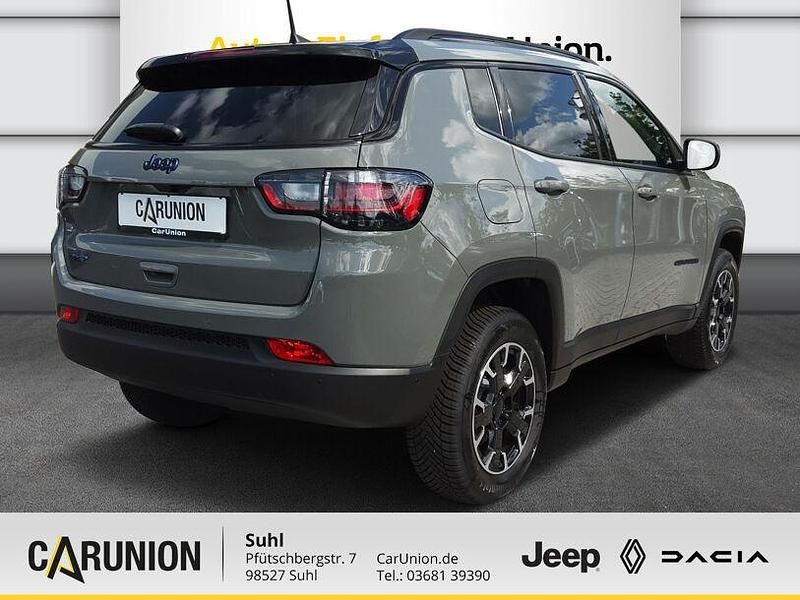 Gebraucht Jeep Compass 241 PS (177 kW) 2023 Sting gray/dach schwarz SUV