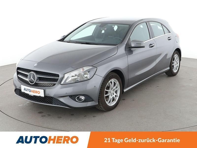 Grau Gebraucht 2014 Mercedes A180 Style Limousine | 12.990 € (Fairer Preis) - Bild 1/3