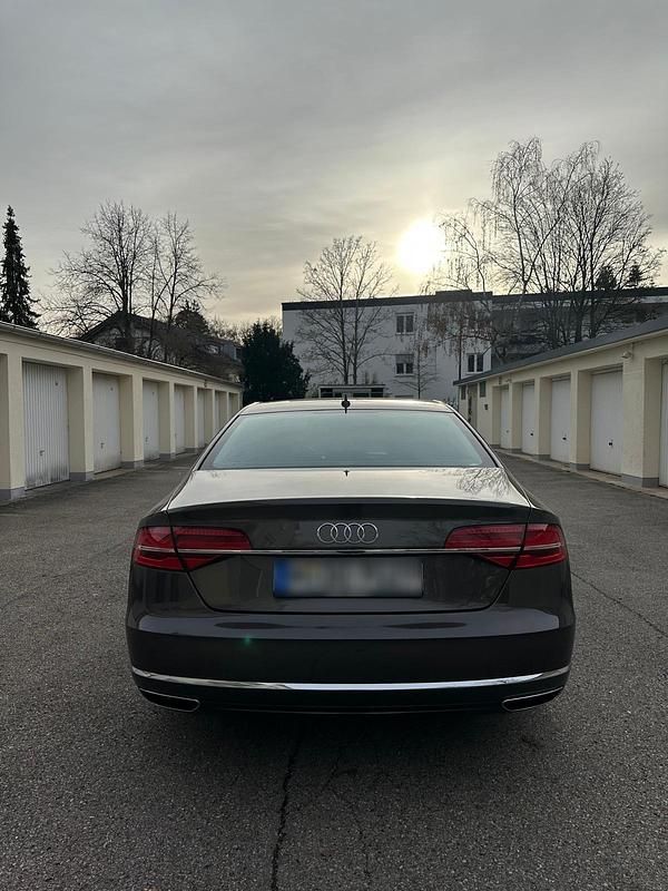 Gebraucht Audi A8 258 PS (189 kW) 2014 Braun Limousine