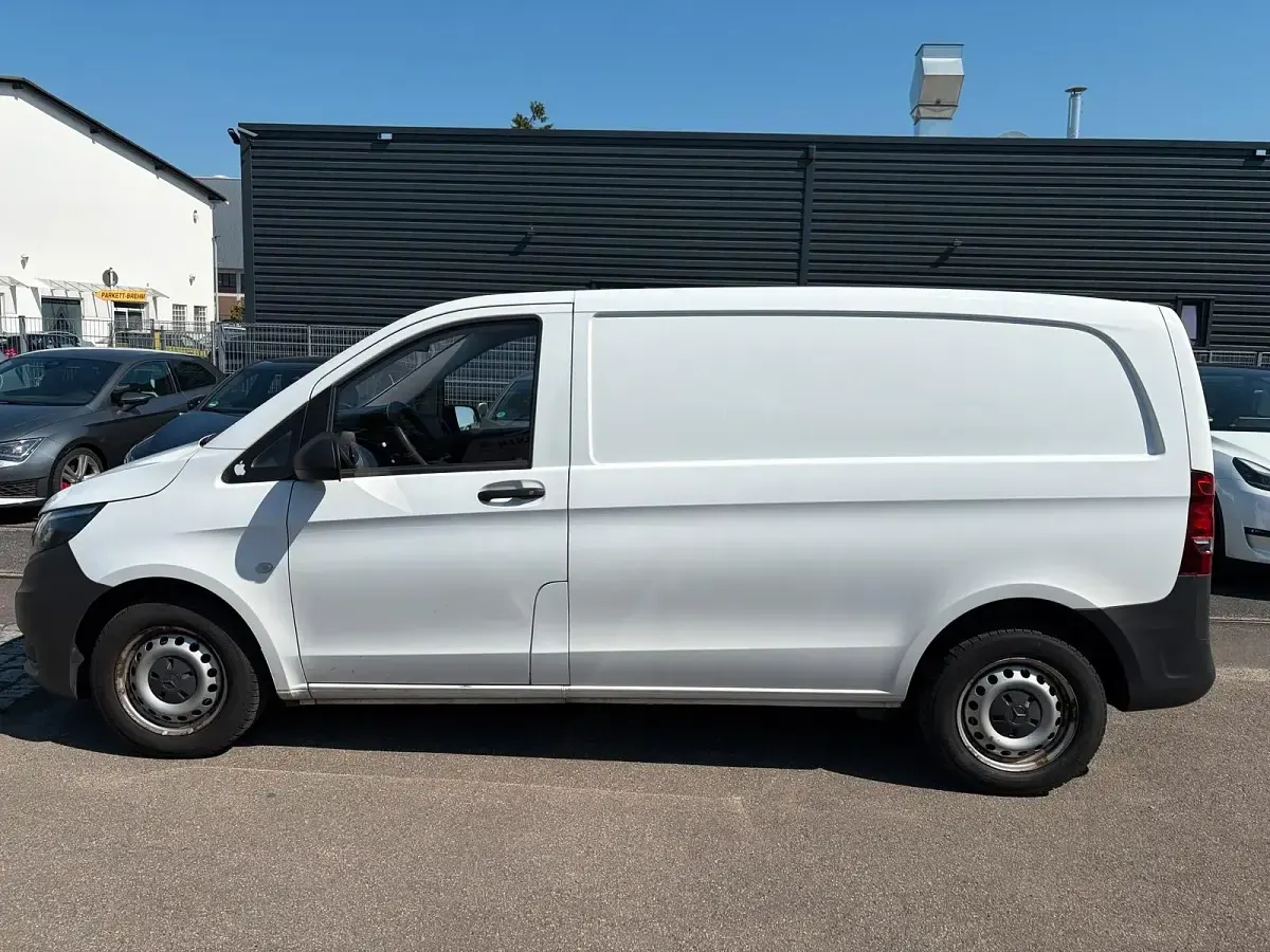 Gebraucht Mercedes Vito 114 PS (83 kW) 2016 Weiß Van