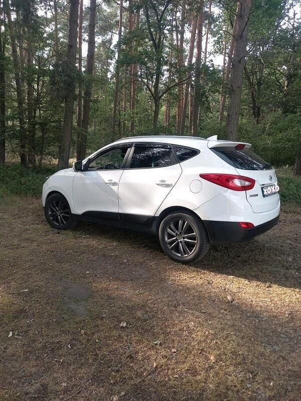 Weiß Gebraucht 2014 Hyundai Tucson SUV | 10.050 € (Etwas zu teuer) - Bild 1/4