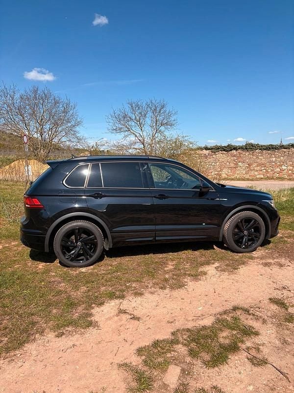 Gebraucht VW Tiguan Style 150 PS (110 kW) 2021 Schwarz SUV