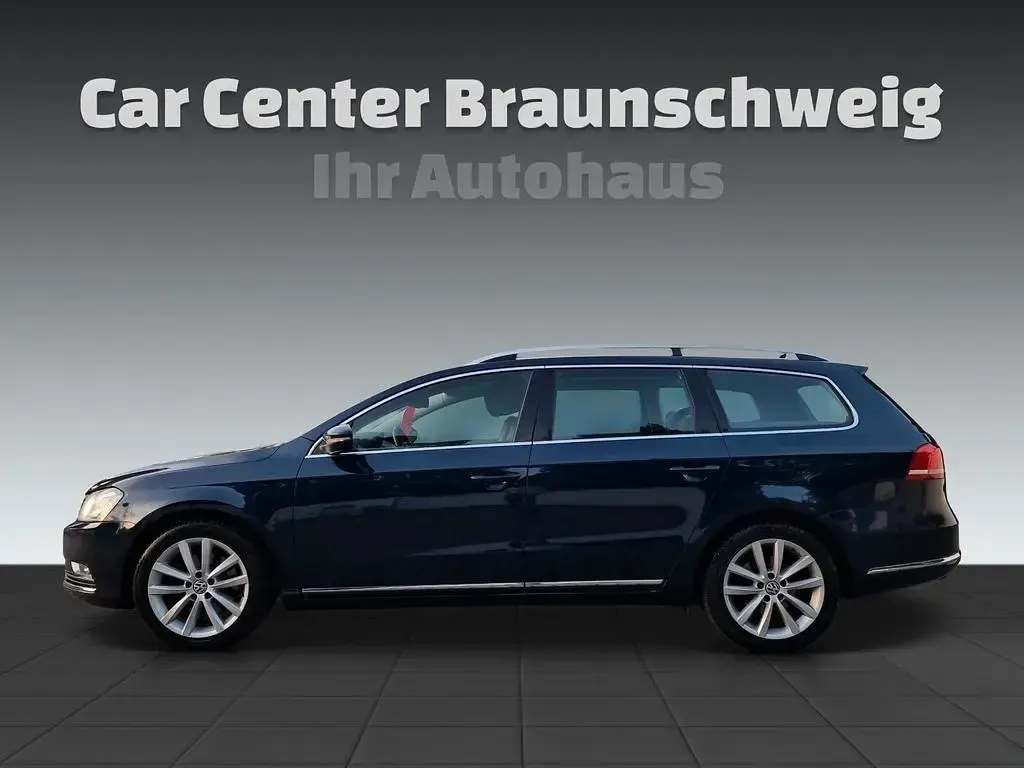 Gebraucht VW Passat Highline 140 PS (102 kW) 2012 Blau Kombi